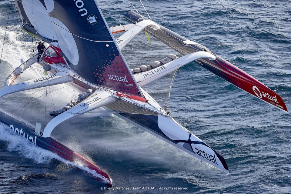17_082798  ©Th.Martinez/Sea&Co.  BELLE ILE - - FRANCE . 14 Septembre 2017. Yves Le Blevec (FRA) à la barre de l'Ultim ACTUAL" en préparation de sa tentative de record du tour du monde à la voile en solitaire à l'envers ( d'Est en Ouest).